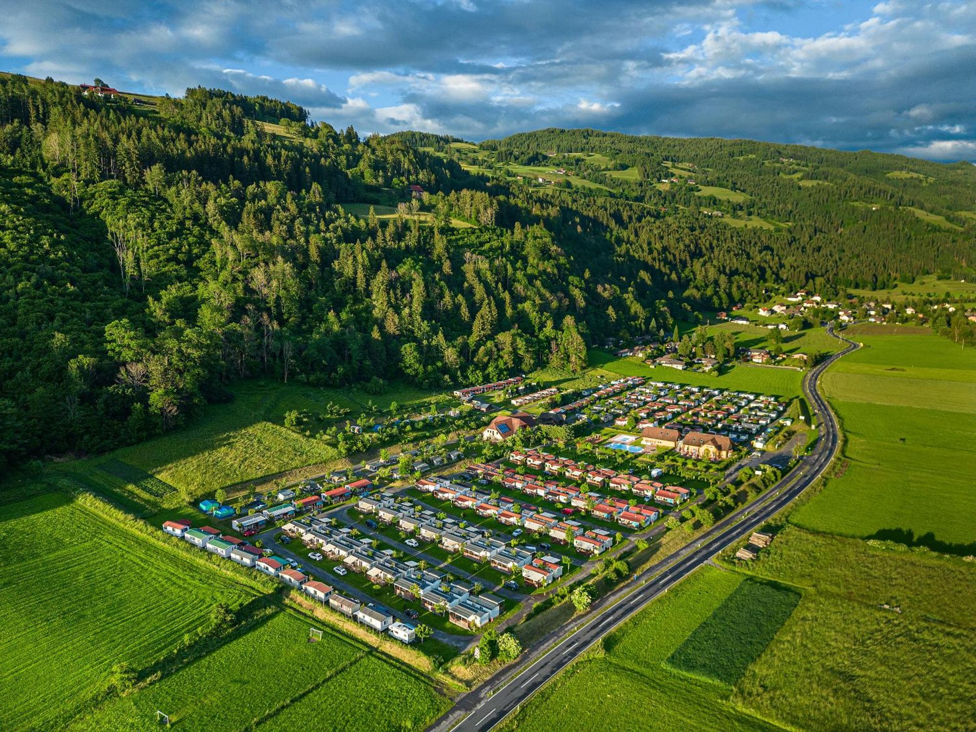 Albatross Mobile Homes On Camping Bella Austria Sankt Peter am Kammersberg Exterior foto